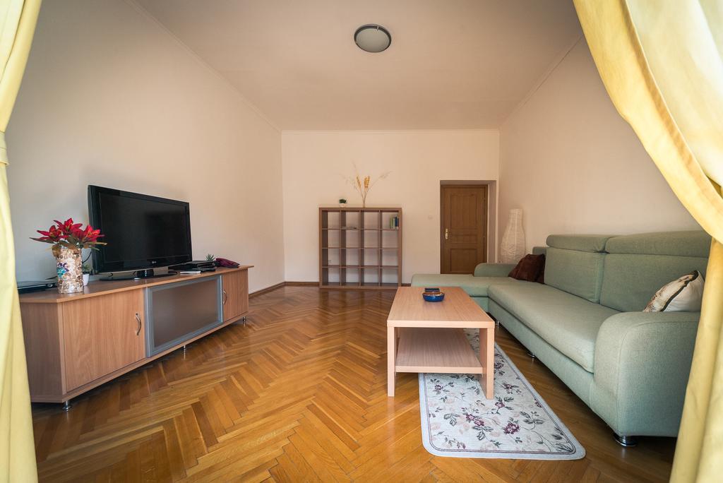 Apartment Kruna Center Podgorica Bagian luar foto